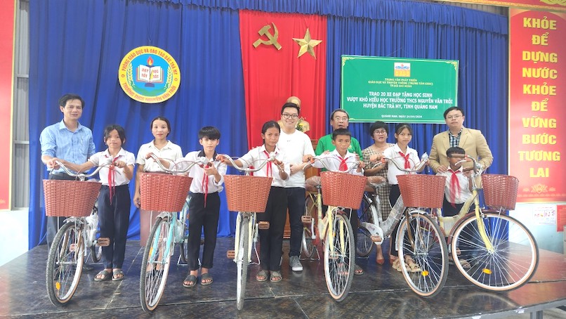 Trung tâm CEDC TPHCM tạo động lực giúp học sinh đồng bào dân tộc thiểu số Bắc Trà My tiếp tục đến trường