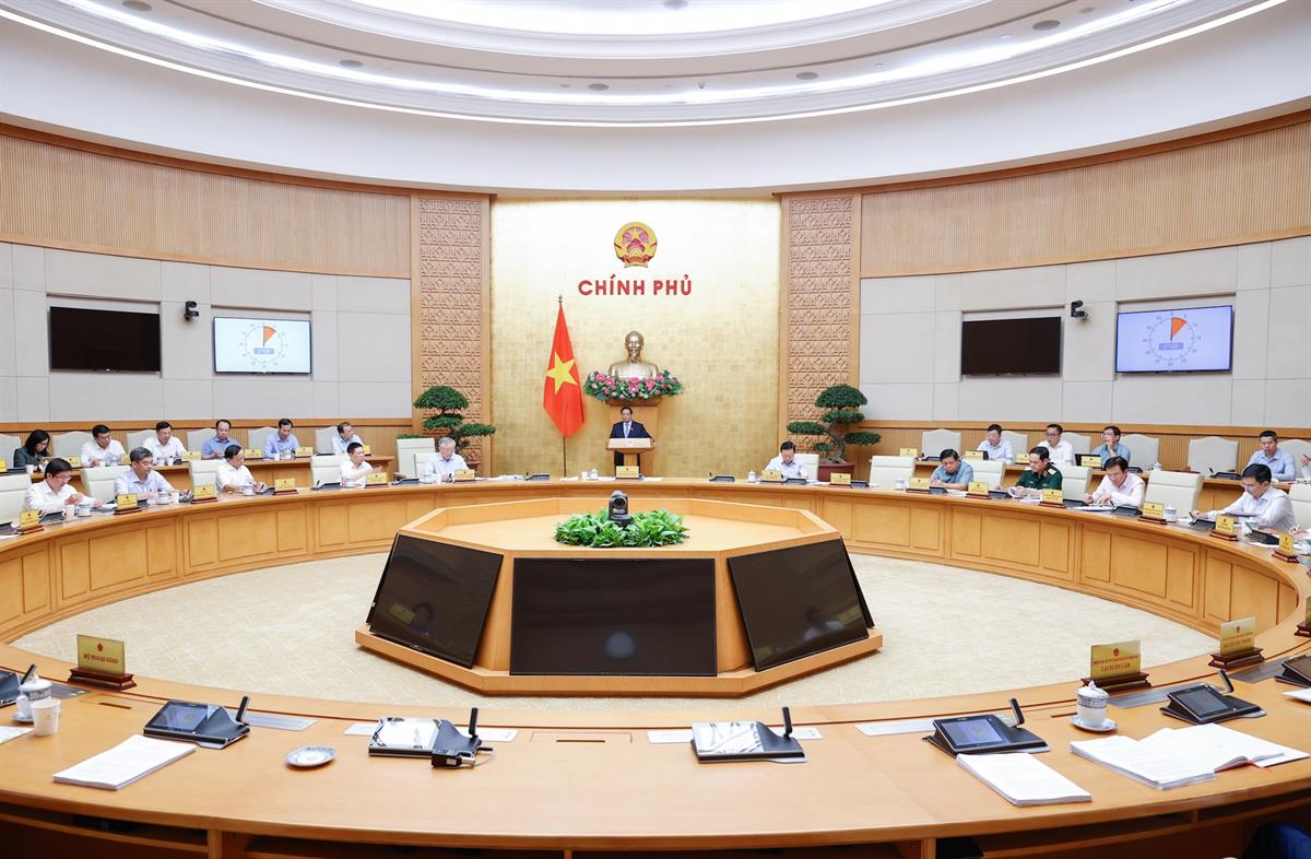 Thủ tướng: Hoàn thành khối lượng công việc lớn, nhiều nhiệm vụ quan trọng trong tháng 4