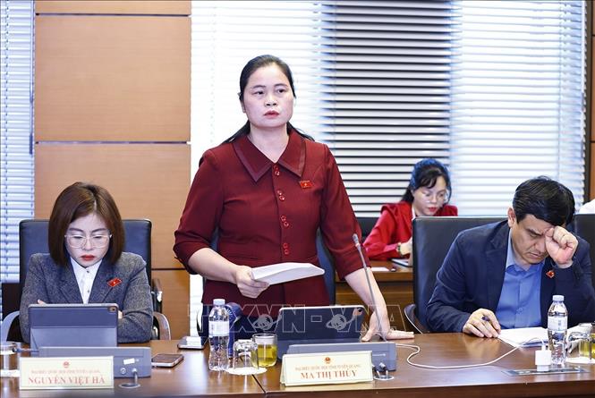 Chủ trương miễn phí sách giáo khoa là một bước tiến, thể hiện bản chất xã hội nhân văn